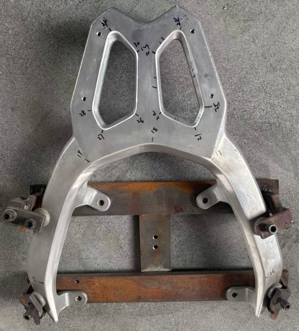 6 Axis Robotic Grinding Machine ±0.02mm Precision 220V for Motorcycle Tail Bracket