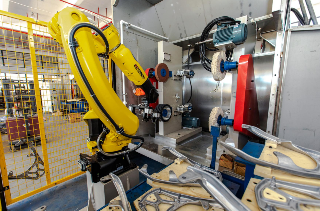 Dia150mm Wheel Industrial Robotic Grinding Machine Arm 1000-3000rpm