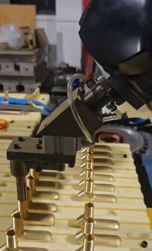 Stainless Steel Robotic Grinding Automation 6 Axis 200-3000 Grinding Wheel Speed