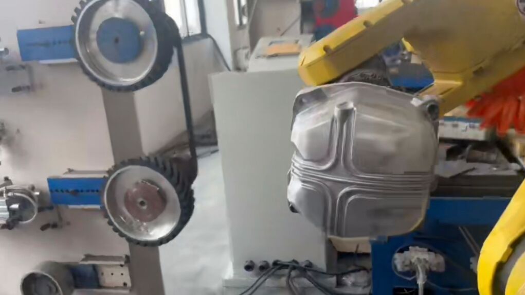 Robotic Grinding Machine for Motorcycle Engine Aluminum Alloy Covers with Precision Adaptive Force Control and Digital Traceability