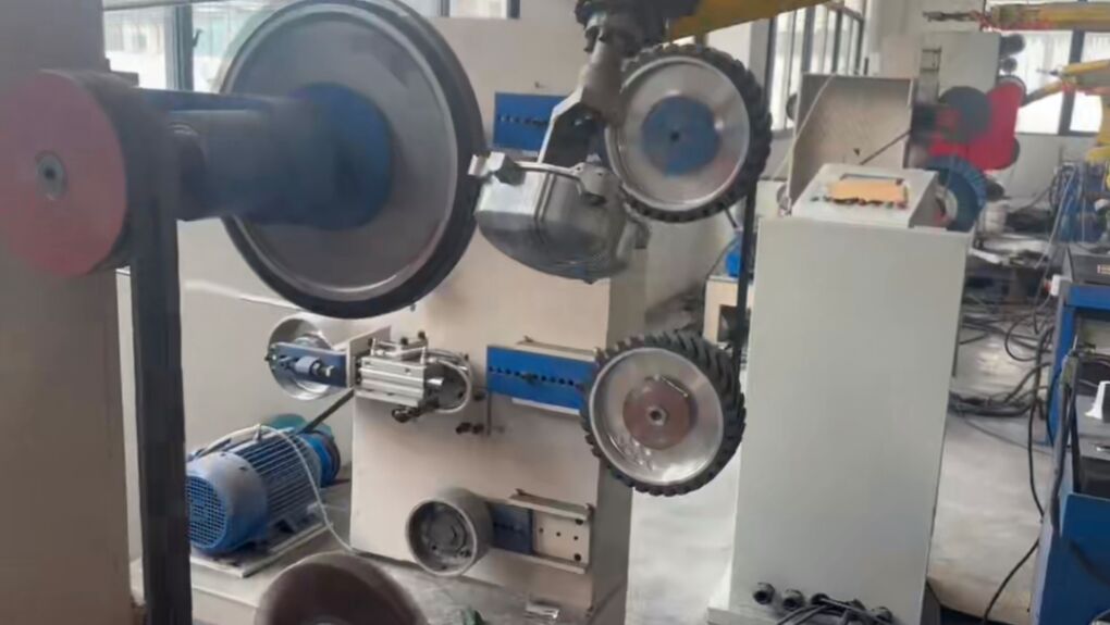 Robotic Grinding Machine with Customizable Voltage and Dust Collection Options for Motorcycle Engine Aluminum Alloy Cover Grinding